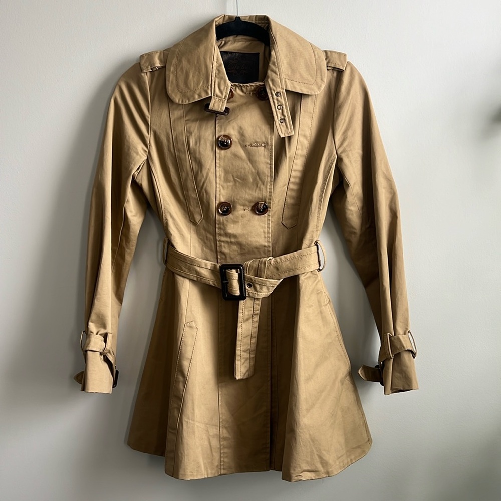 Life Box pleated ruffle bottom trench coat jacket
